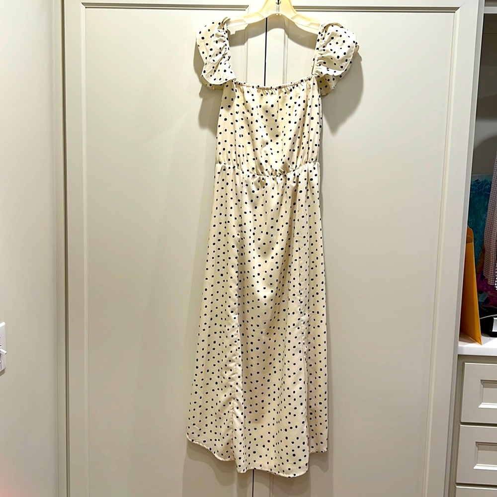 Society Amuse size medium NEW dress! Cream with black “dots”. MIDI length.